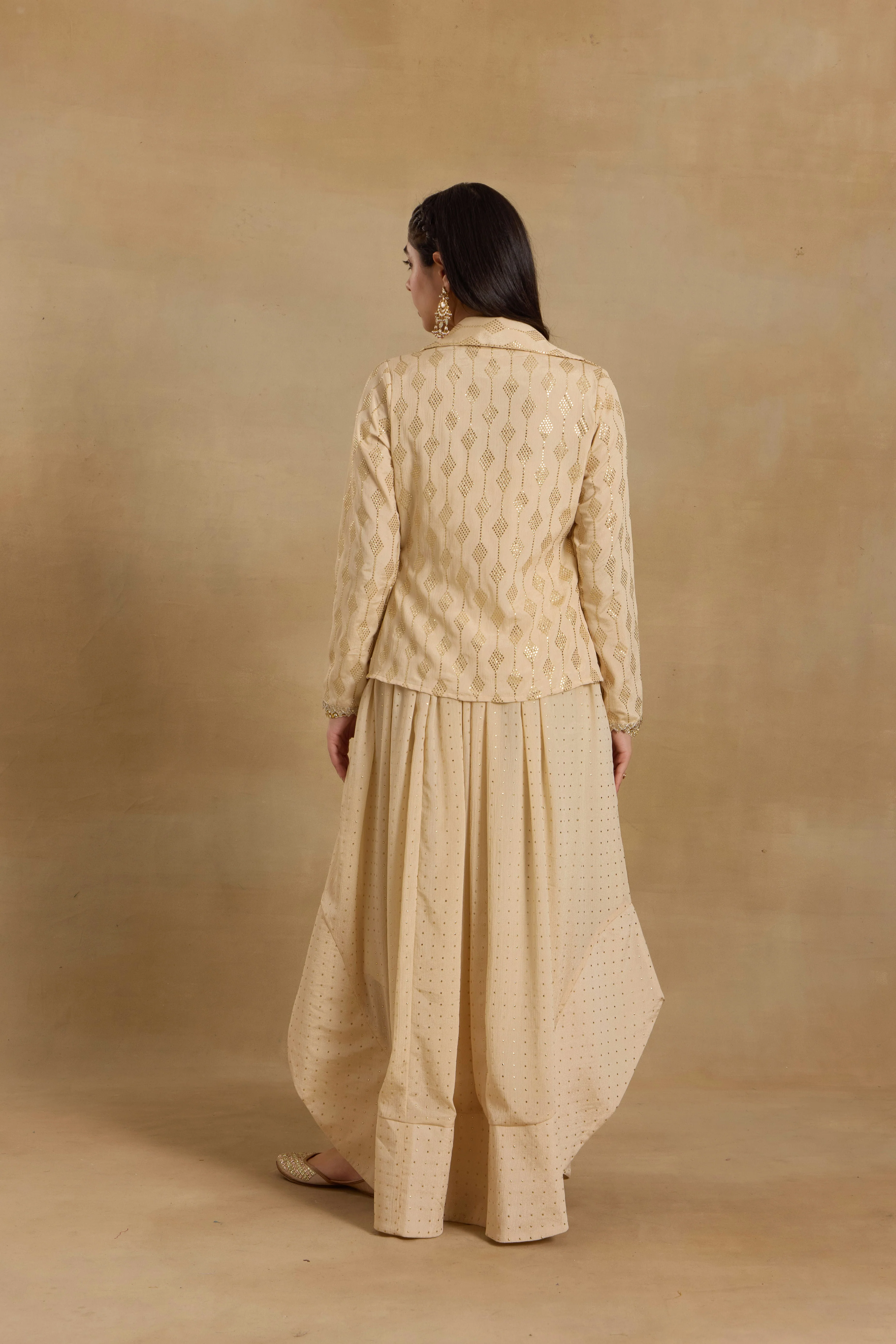 Alaya Heer Ivory Eyes On Me Lehenga Set - Image 7