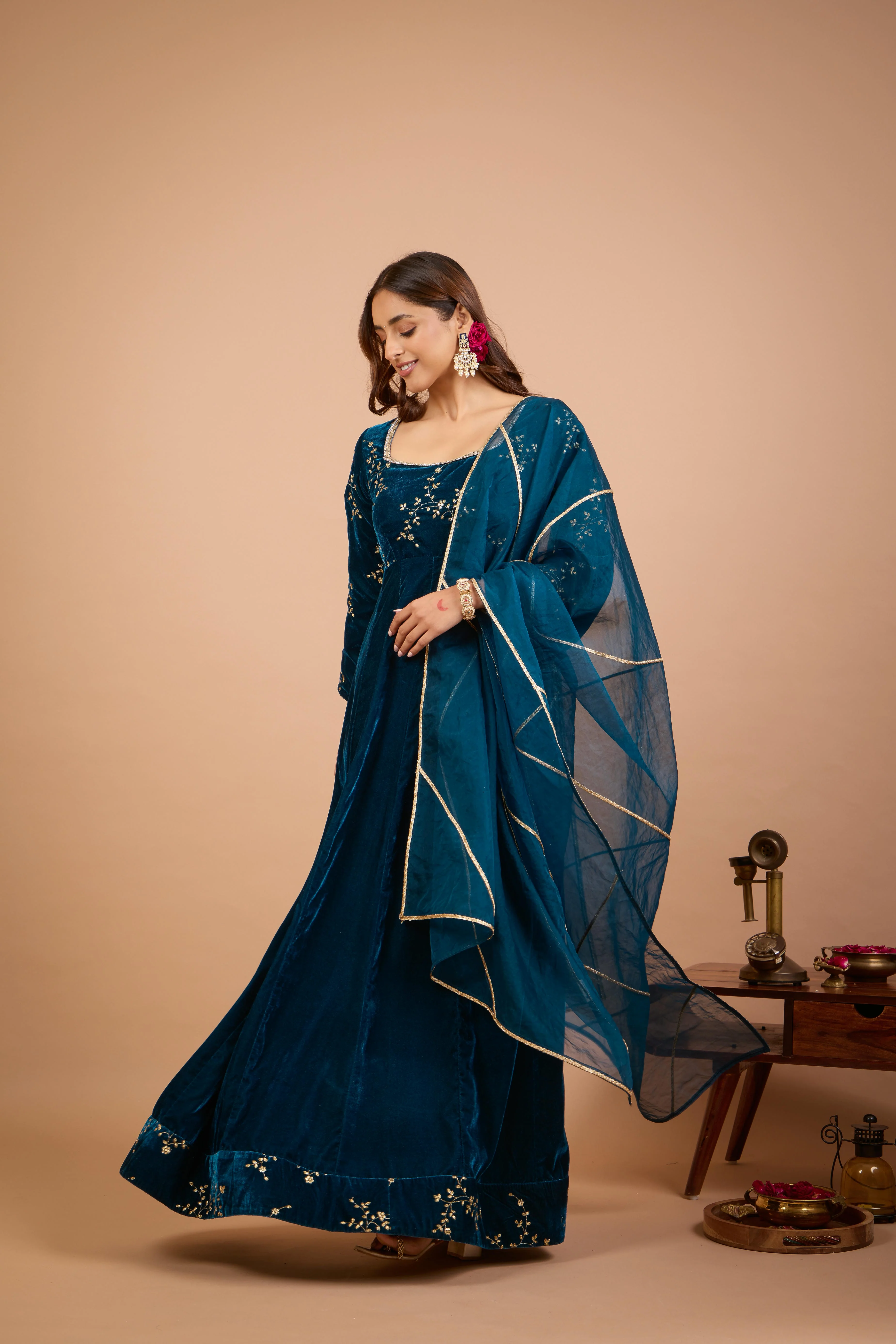 Alaya Jugni Bahamas Glow Velvet Anarkali Set - Image 4