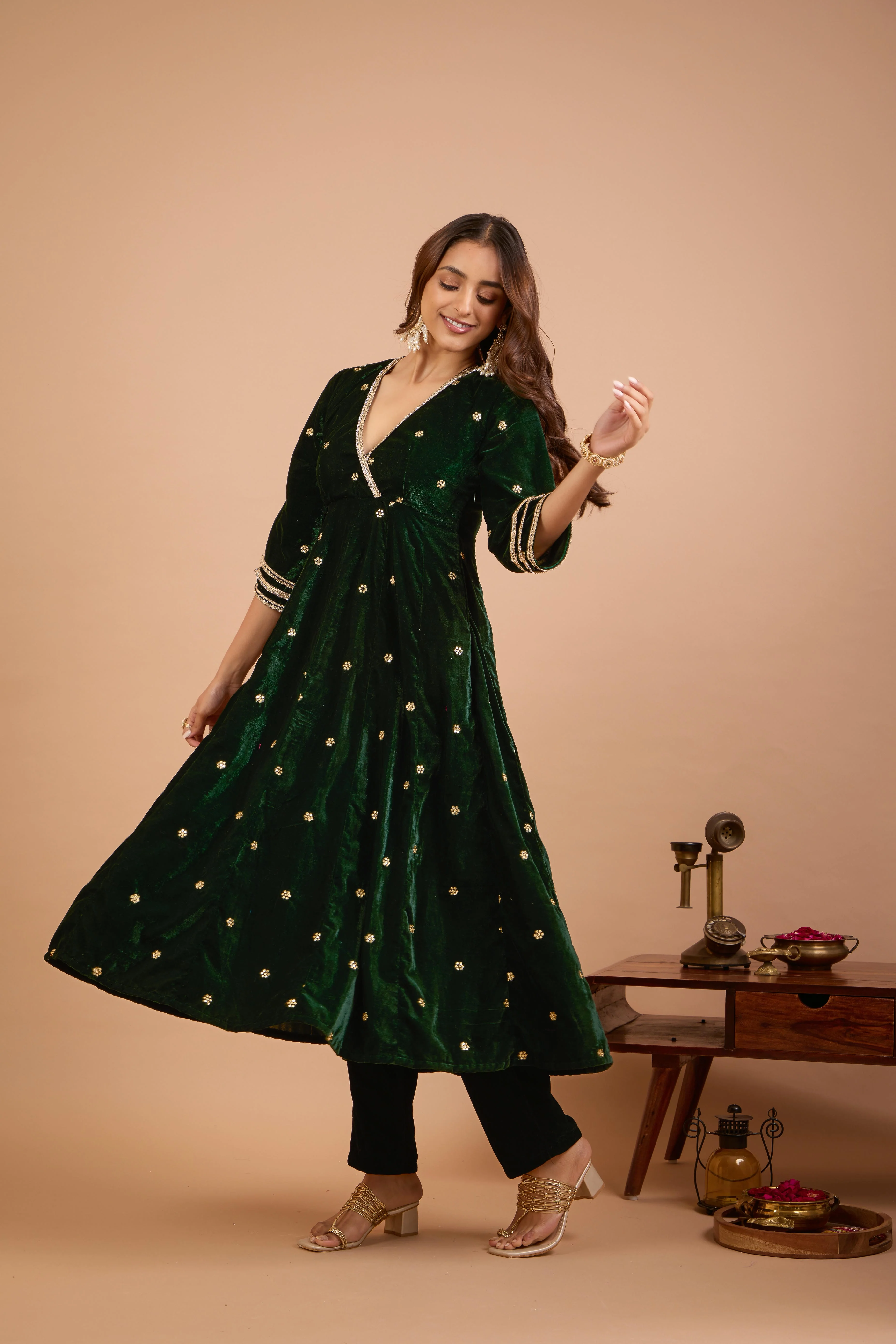 Alaya Jugni Emerald Glow Velvet Anarkali - Image 4