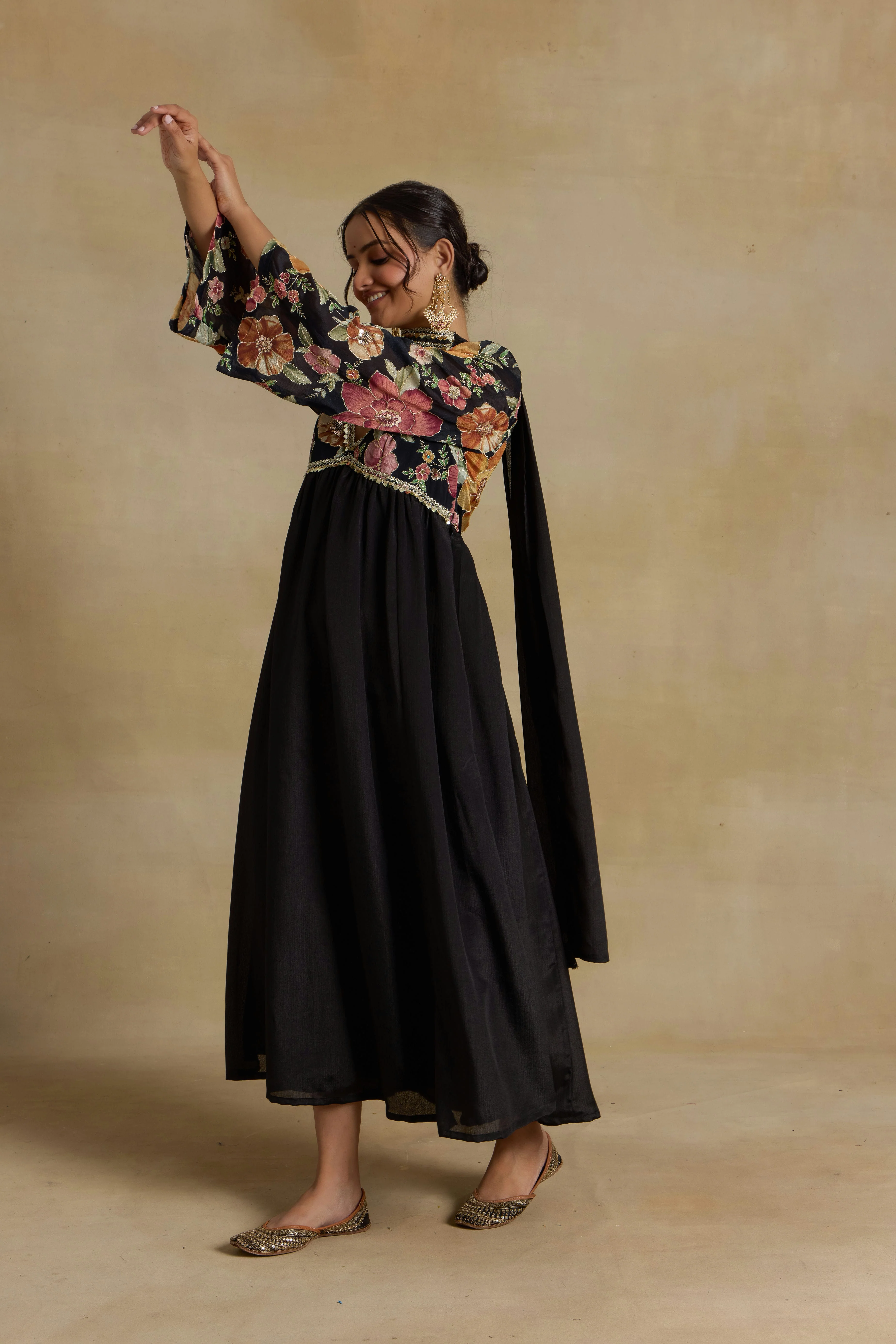 Alaya Noor Signature Black Anarkali with Choker Dupatta - Image 2