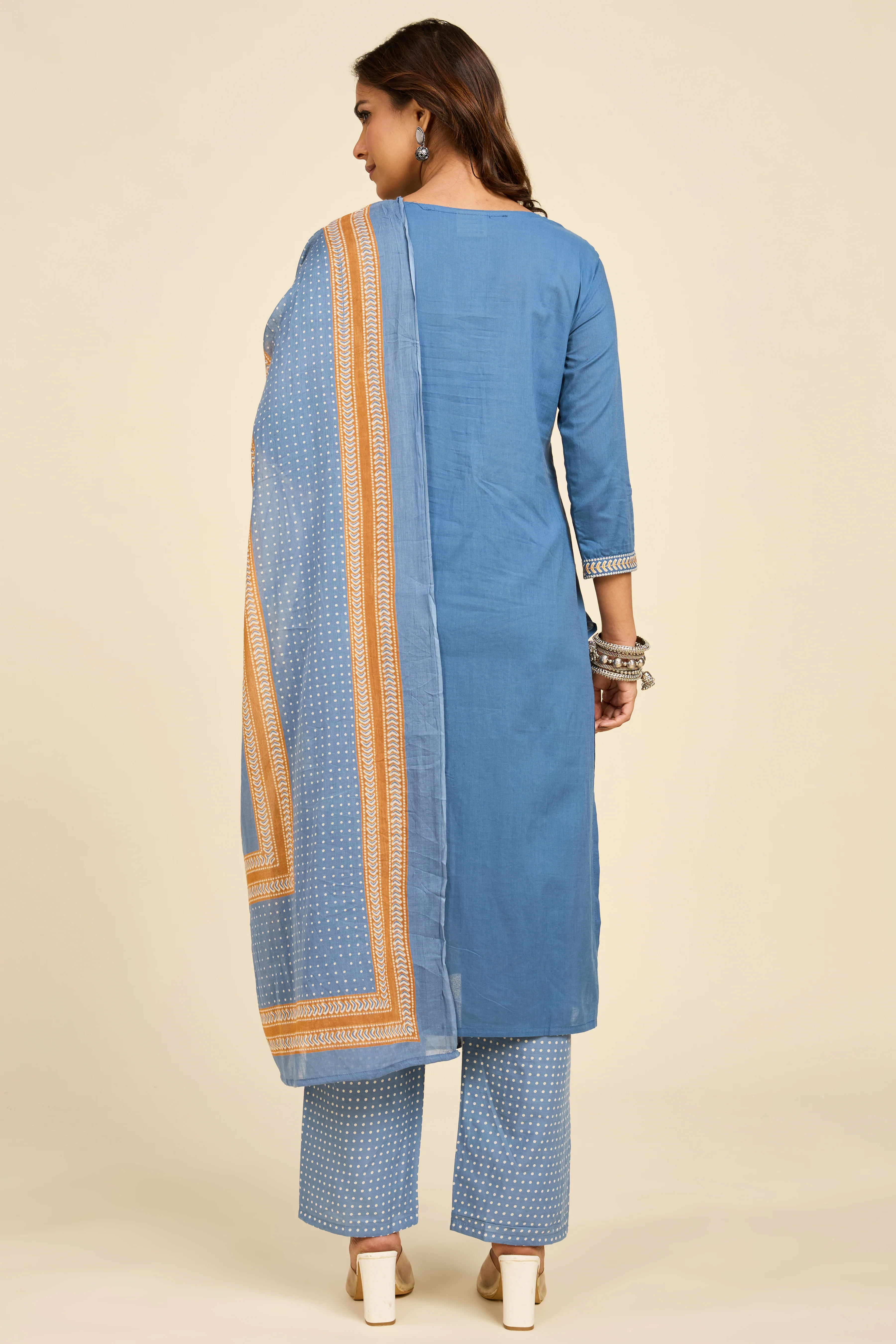 Alaya Select Azure Caravan Embroidered Kurta Set - Image 2