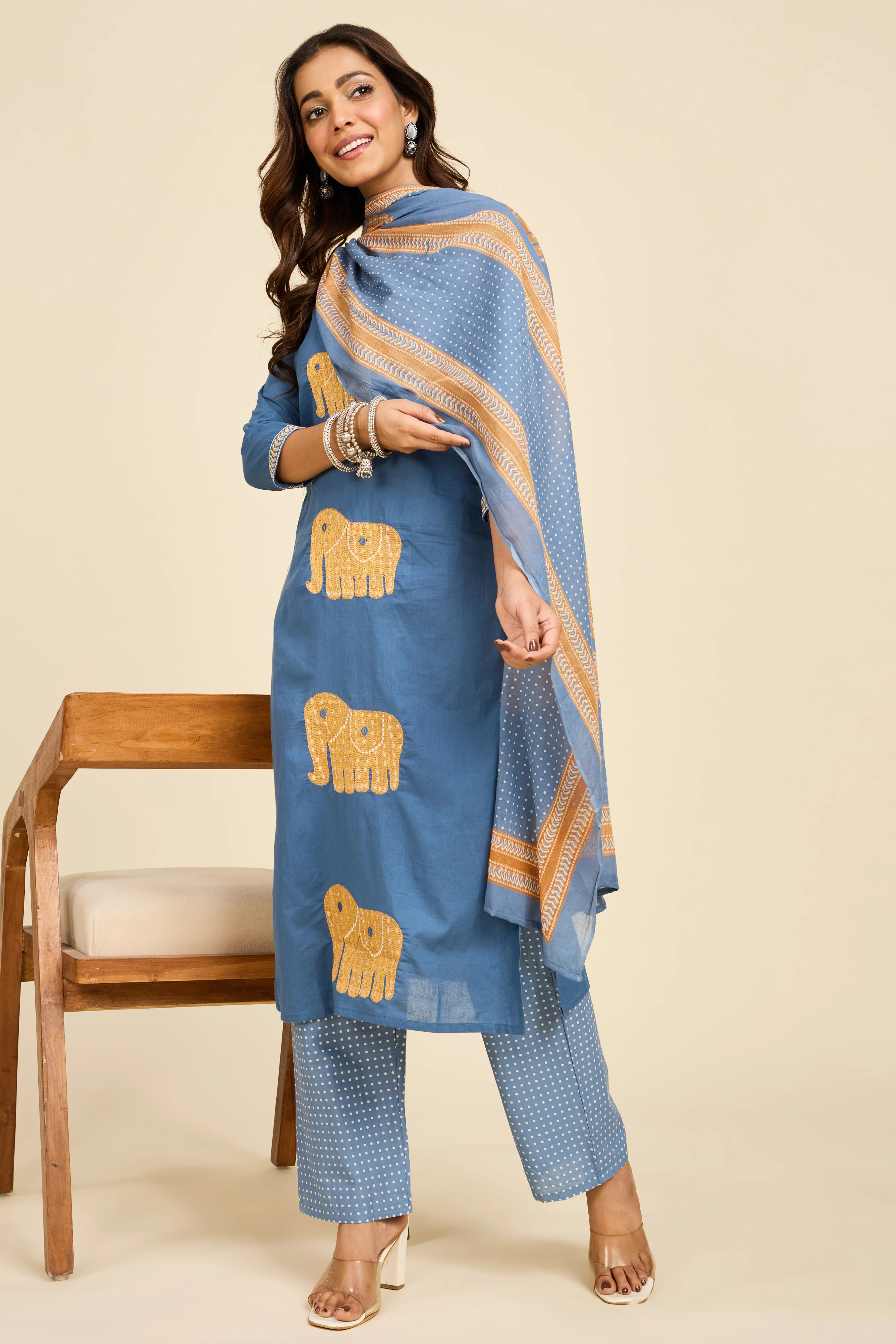 Alaya Select Azure Caravan Embroidered Kurta Set - Image 4