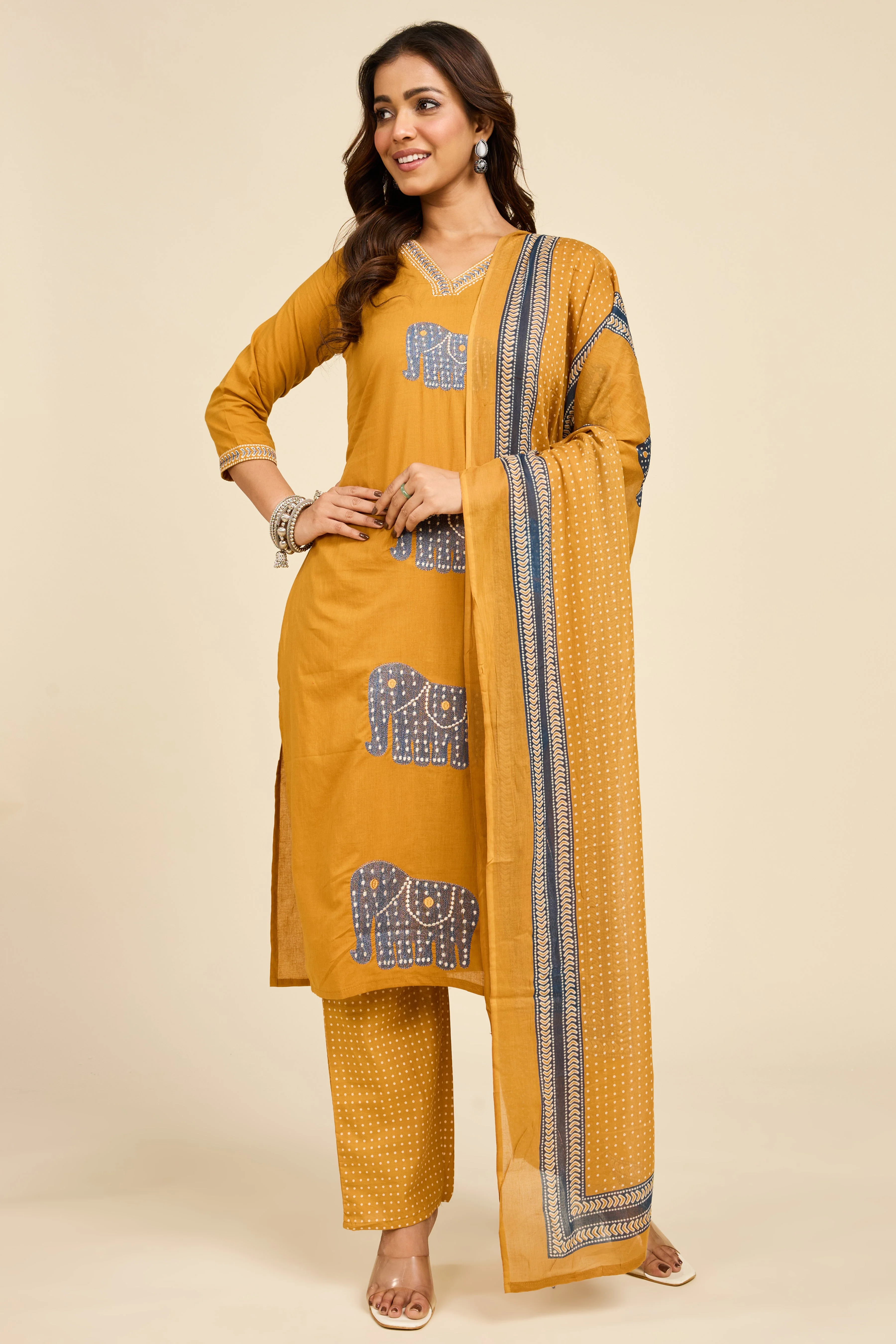 Alaya Select Caravan Embroidered Kurta Set - Image 5