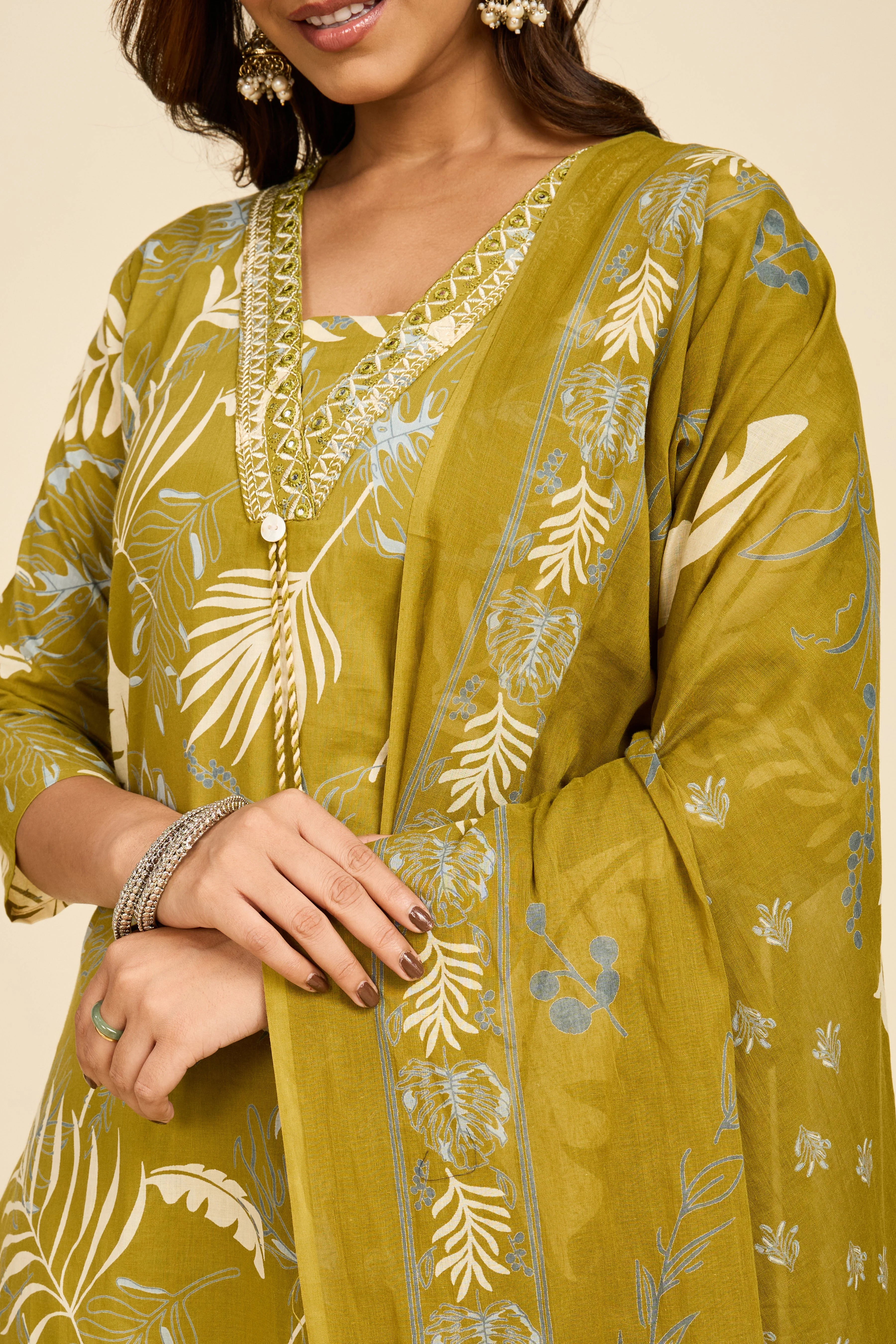 Alaya Select Olive Cotton Kurta Set - Image 6