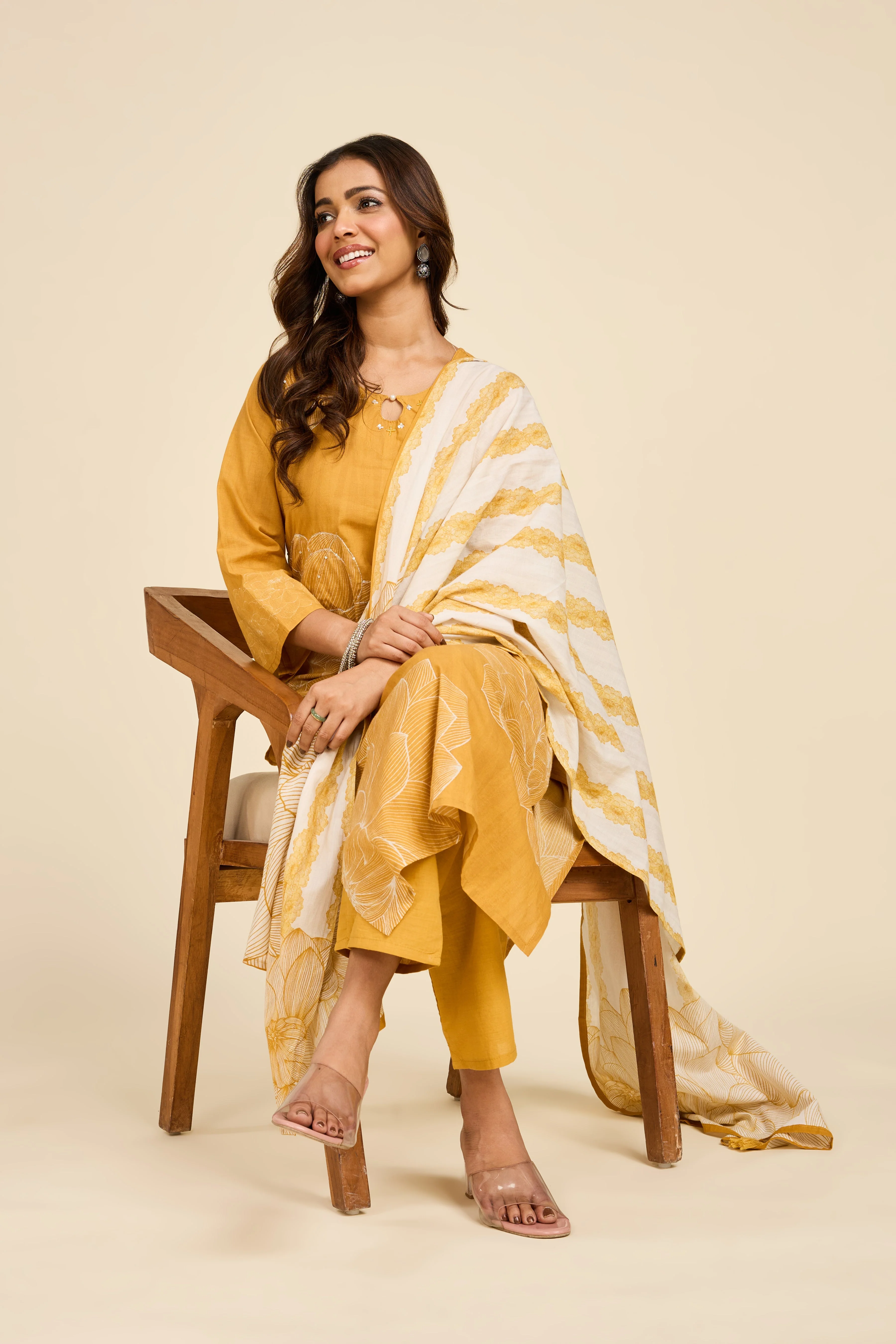 Alaya Select Sunehri Golden Kurta Set - Image 5