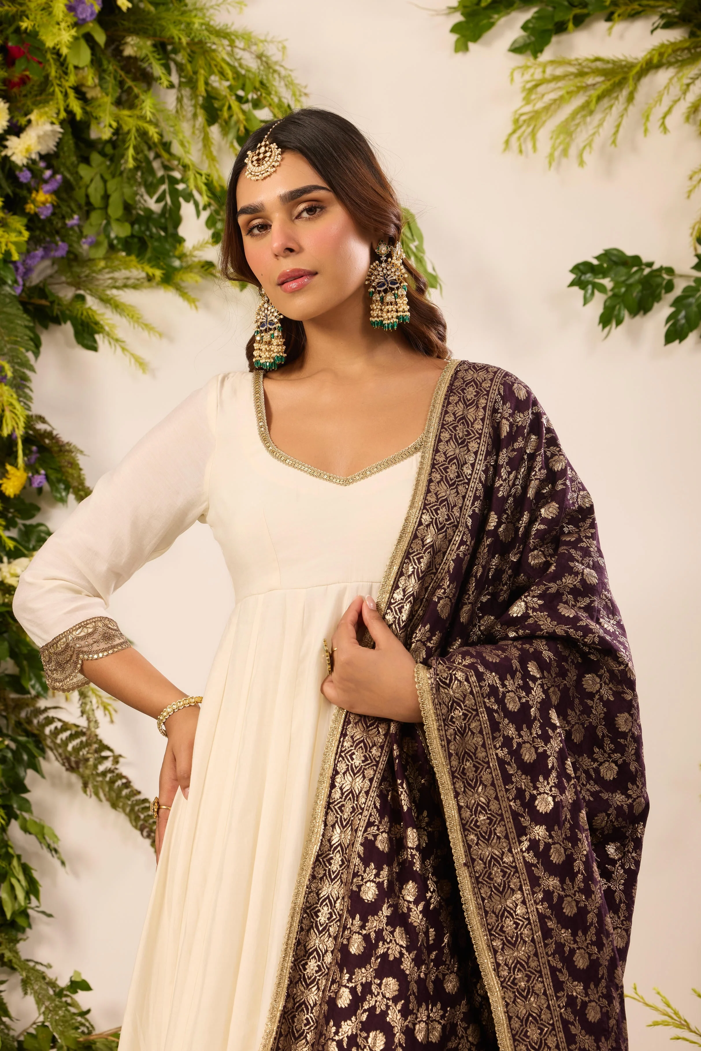 Mastaani Classic Ivory Anarkali Set - Purple Dupatta - Image 6