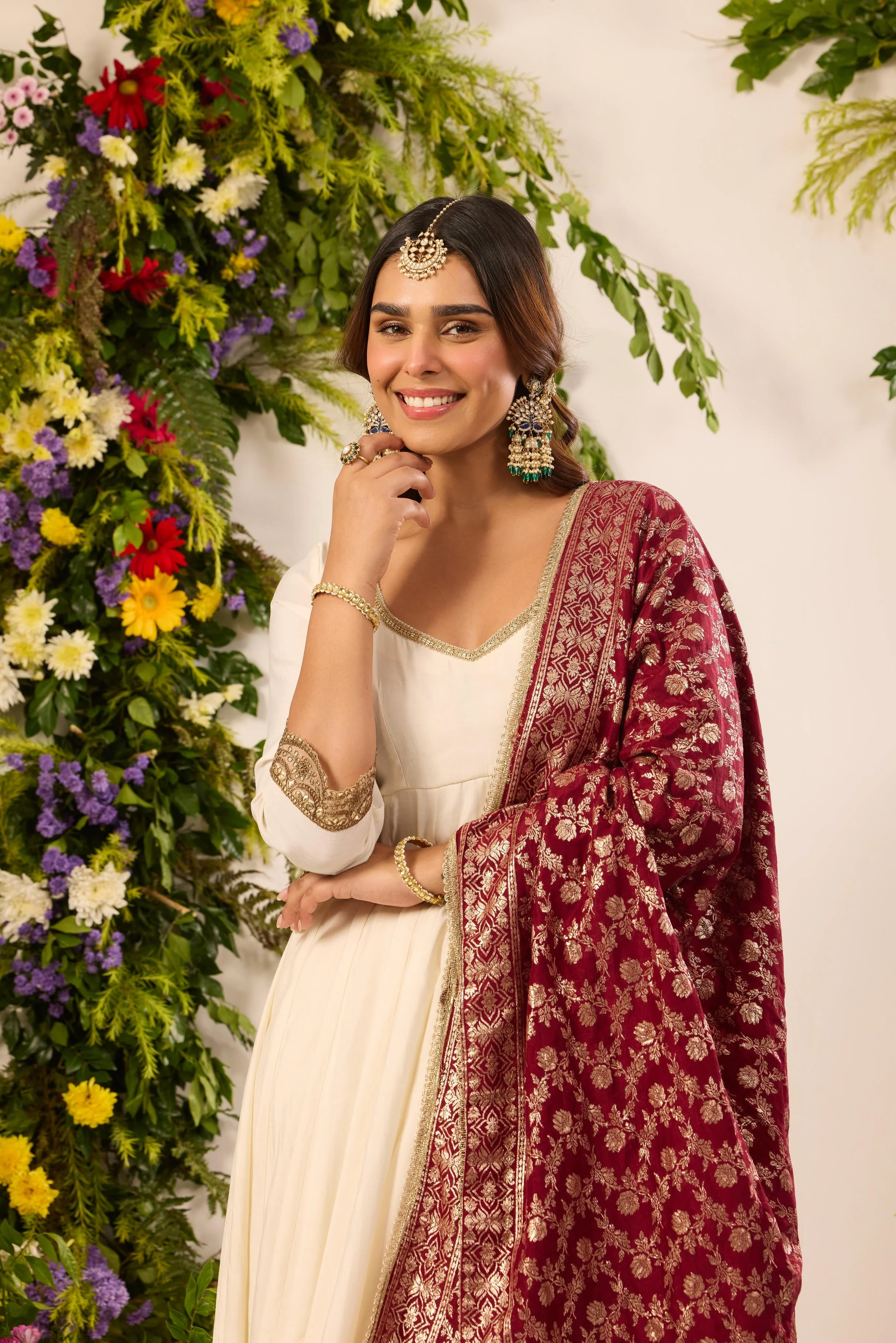 Mastaani Classic Ivory Anarkali Set - Red Dupatta - Image 3