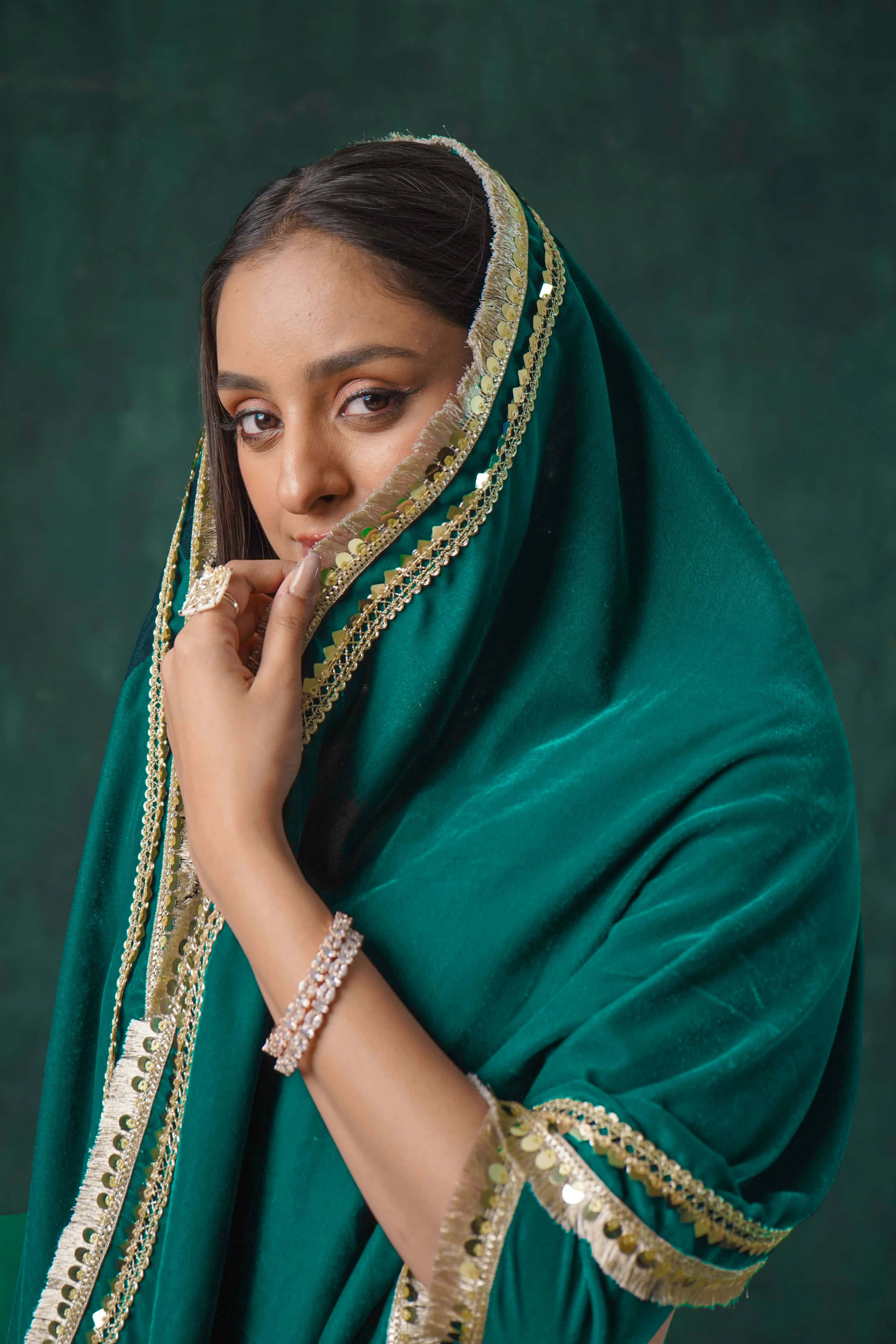 Rutba Green Velvet Lehenga Set - Image 5